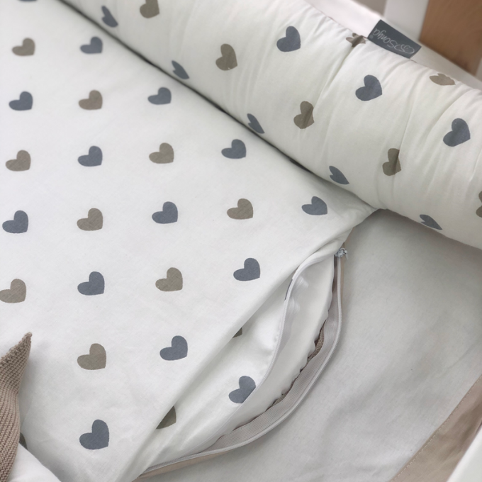Protectie somn – Baby Nest Inimioare gri-bej